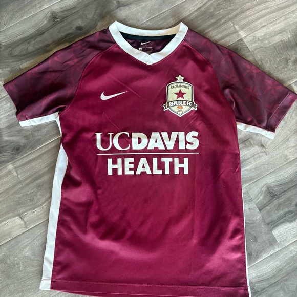 Youth Medium Nike Sacramento Republic Jersey - Picture 1 of 2